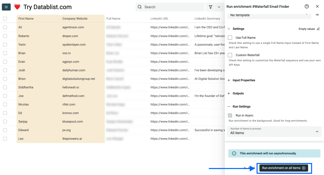 Waterfall Email Finder en cours d’exécution sur les lignes sélectionnées dans Datablist